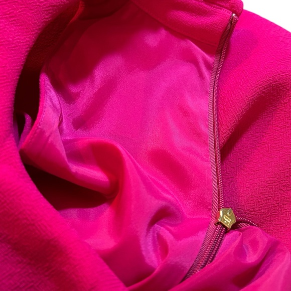 Trina Turk Cut Away Trapeze Dress
W/ Ruffle Neck In Magenta w pockets! - Picture 8 of 16